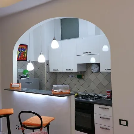 Chris Apartment *