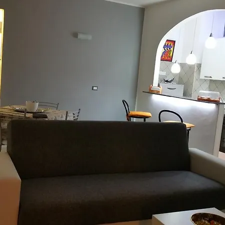 Chris Apartment
