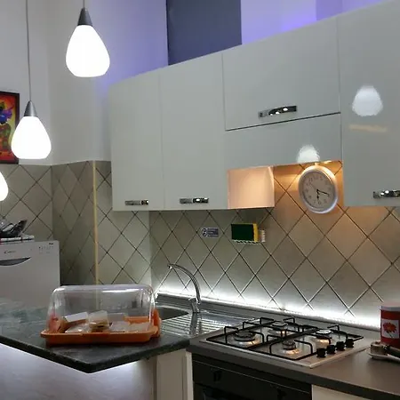 Chris Apartment *